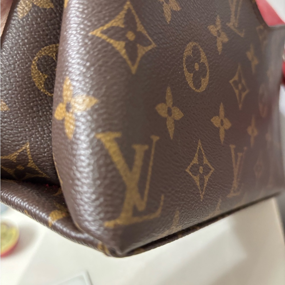 Louis Vuitton Monogram Epi Saint Michel crossbody bag - Picture 8 of 12